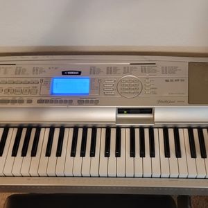 Yamaha DGX-500 portable grand piano